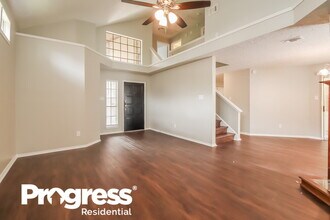 9411 Spindlewood Dr in Houston, TX - Foto de edificio - Building Photo