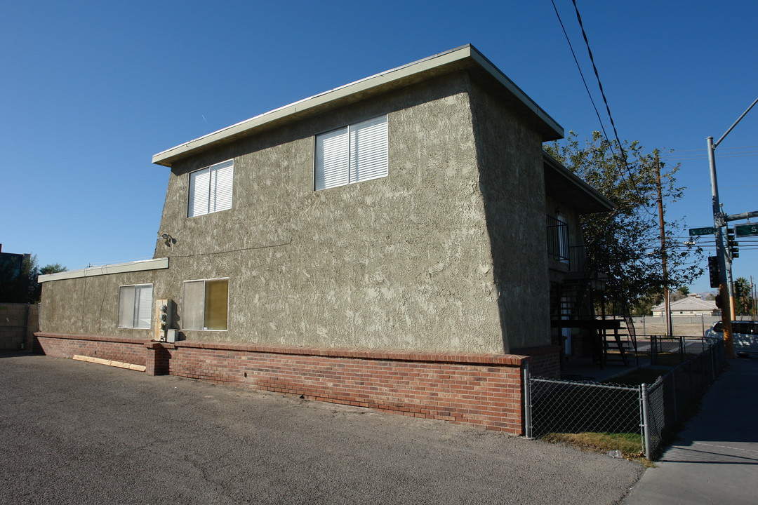 501 Shadow Ln in Las Vegas, NV - Building Photo