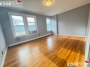 7 High St Pl, Unit 2 in Brookline, MA - Foto de edificio - Building Photo