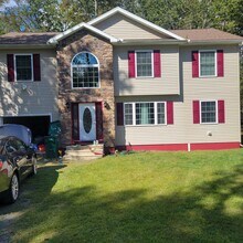 5282 Sunshine Ln in Tobyhanna, PA - Building Photo - Building Photo