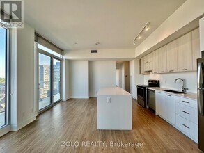 180 Veterans Drive in Brampton, ON - Building Photo - Building Photo