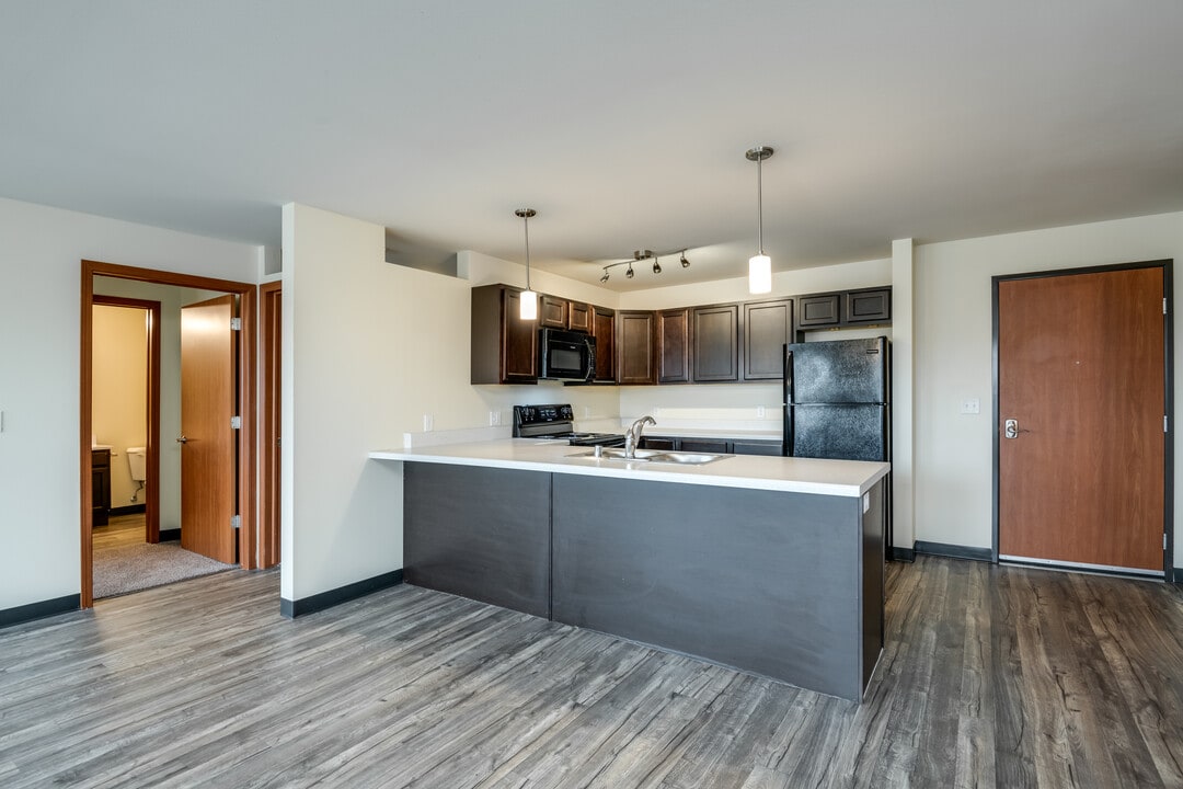 City Place in Milwaukee, WI - Building Photo