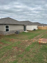 11620 Annette Dr in Yukon, OK - Building Photo - Building Photo