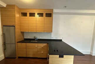 28 Myrtle St, Unit Myrtle St #2 in Boston, MA - Building Photo - Building Photo