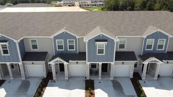 2500 Skyline Dr in Kissimmee, FL - Building Photo