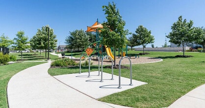 Winding Brook in San Antonio, TX - Foto de edificio - Building Photo