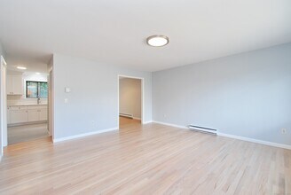 208 Hope St-Unit -2 in Stamford, CT - Building Photo - Building Photo