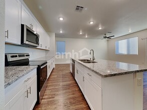 96 Cabaletta Ln in Henderson, NV - Building Photo - Building Photo