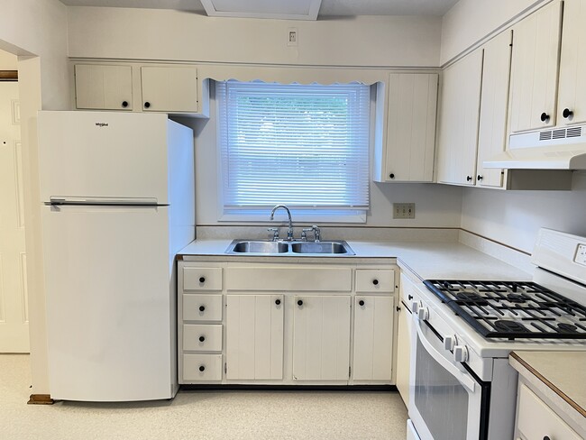 4156 Woodbine Ter in Erie, PA - Building Photo - Building Photo