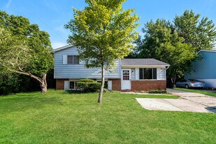 5252 Refugee Rd in Columbus, OH - Building Photo