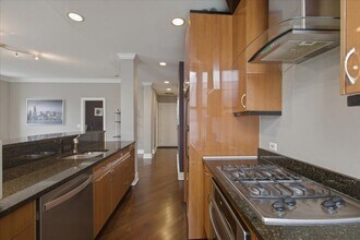 36 S Ashland Ave in Chicago, IL - Foto de edificio - Building Photo