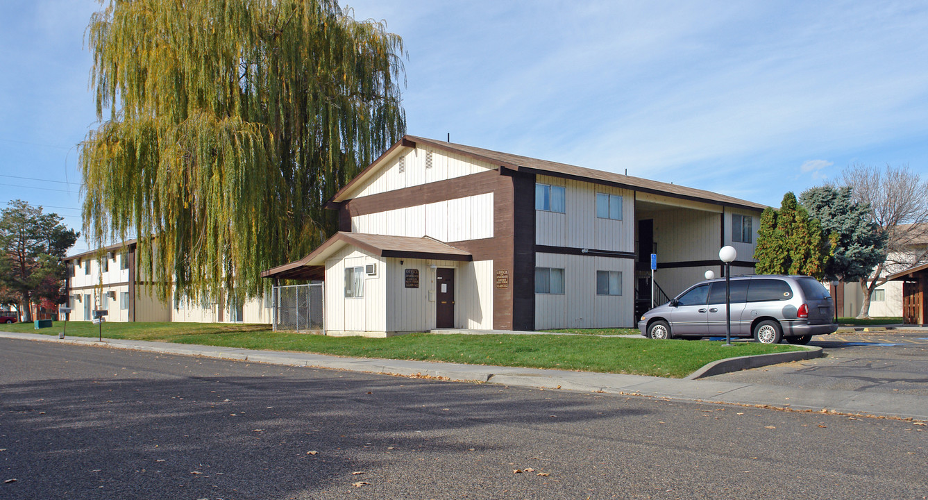 Sagebrush Apartments - Fairview in Ontario, OR - Building Photo