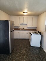 221 Tutt Ave, Unit 221 Tutt in Taft, TX - Building Photo