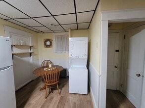 131 Northern Ave, Unit Fully Furnished Apartment in Augusta, ME - Building Photo - Building Photo