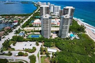 Oasis Condos of Singer Island in Riviera Beach, FL - Building Photo - Building Photo