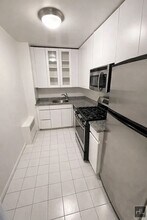 EAST 49 STREET, Unit 2T in New York, NY - Building Photo - Building Photo