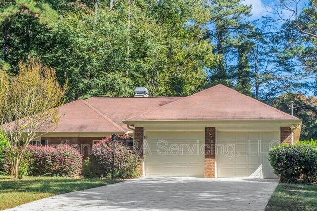 213 Robin Ln in Stockbridge, GA - Building Photo - Building Photo