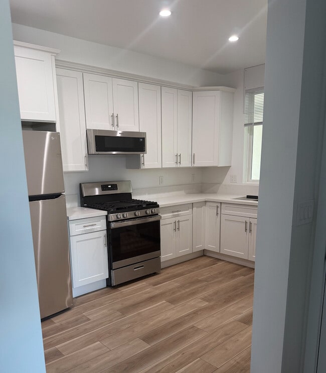 10934 Peach Grove St