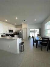 10211 Trumpet Honeysuckle Wy in San Antonio, FL - Building Photo - Building Photo