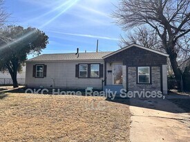 312 Bolton Pl in Midwest City, OK - Building Photo