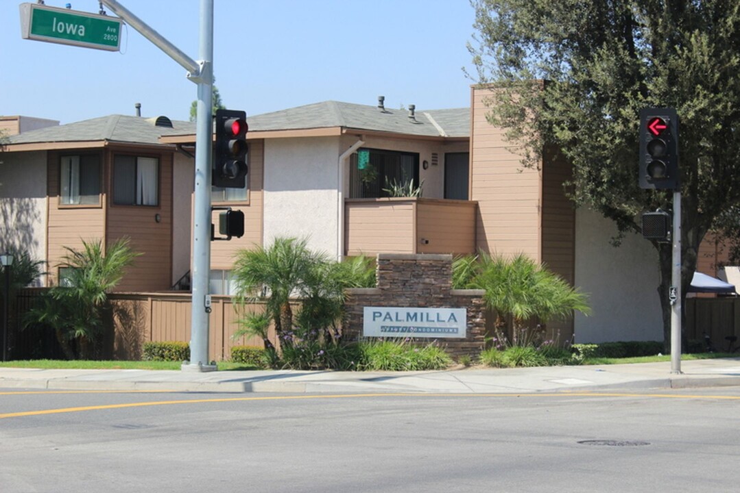 1327 Massachusetts Ave in Riverside, CA - Building Photo