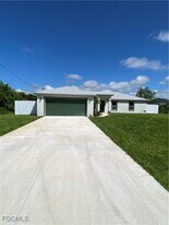 3108 62nd St W in Lehigh Acres, FL - Building Photo