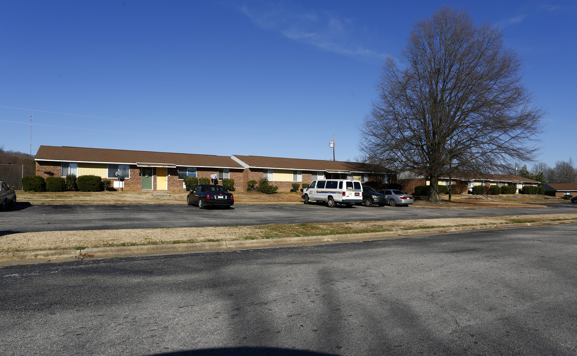 Heritage Circle Apartments in Roxboro, NC - Building Photo