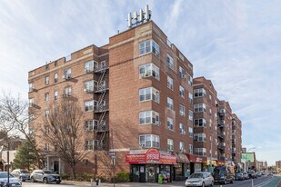 11202-11232 75th Rd, Forest Hls in Forest Hills, NY - Building Photo