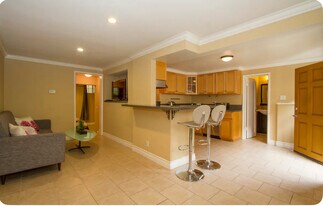 940 Hilldale Ave, Unit 940 Hilldale in West Hollywood, CA - Building Photo