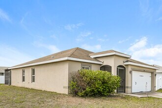 626 SW 22nd Terrace in Cape Coral, FL - Foto de edificio - Building Photo