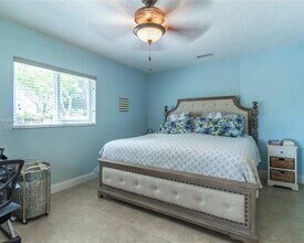 5881 SW 15th St in Plantation, FL - Building Photo - Building Photo