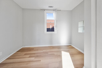 3726 N Troy St in Chicago, IL - Building Photo - Building Photo