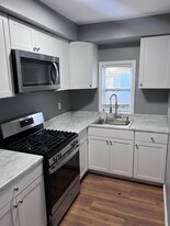 17 Ashley St, Unit 3 in New Bedford, MA - Building Photo
