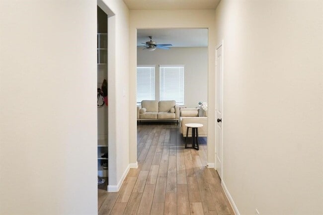 2115 Boreas Ln in Mont Belvieu, TX - Building Photo - Building Photo