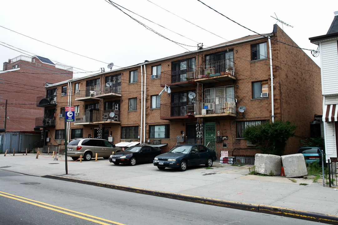 3141-3149 Linden Pl in Flushing, NY - Foto de edificio