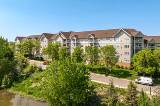 Applewood Pointe in Roseville, MN - Building Photo - Building Photo