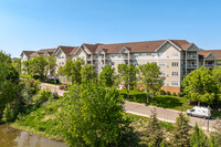 Applewood Pointe in Roseville, MN - Foto de edificio - Building Photo