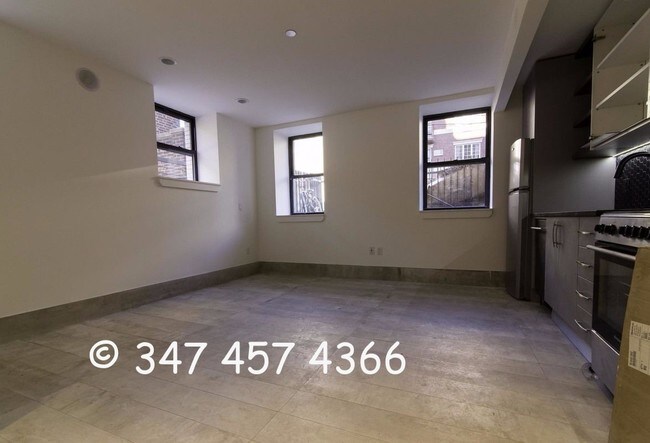 21 Monitor St in Brooklyn, NY - Foto de edificio - Floor Plan