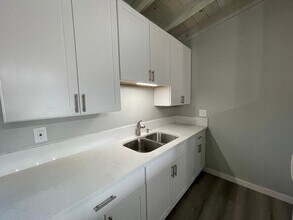 449 Redondo Ave in Long Beach, CA - Foto de edificio - Building Photo