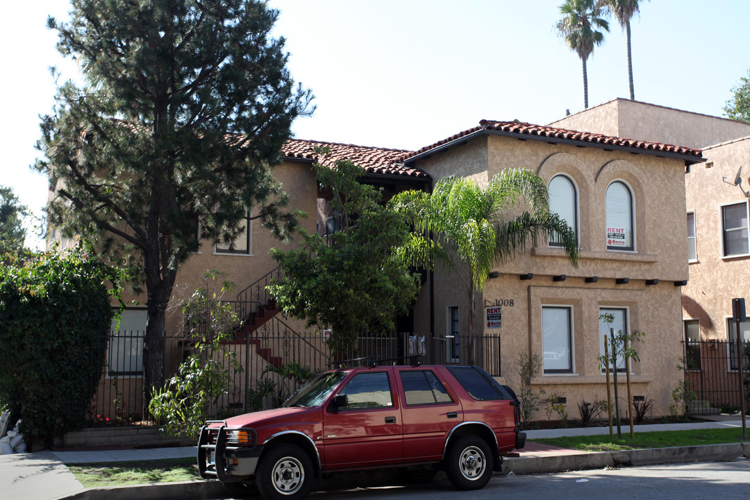 1008 E 3rd St in Long Beach, CA - Foto de edificio