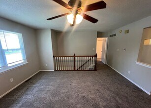 300 NE Westwind Dr in Lee's Summit, MO - Building Photo - Building Photo