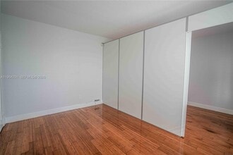 7325 Carlyle Ave in Miami Beach, FL - Building Photo - Building Photo