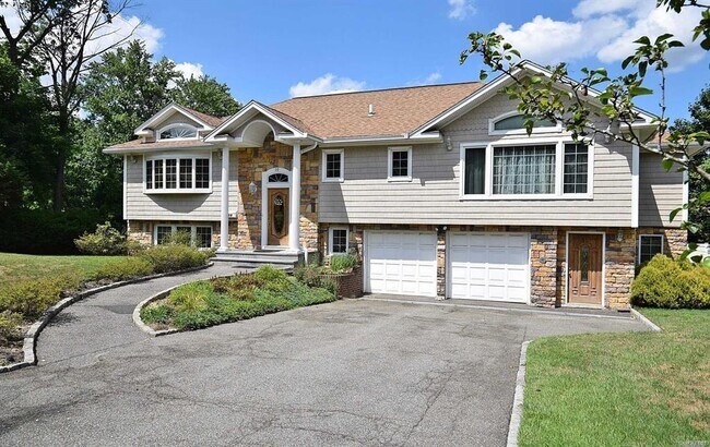 10 Jeffrey Ln in Great Neck, NY - Building Photo - Building Photo