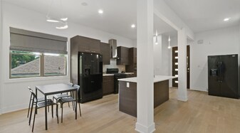 210 Mathewson Pl SW in Atlanta, GA - Building Photo