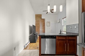 93 Magnolia Ave in Jersey City, NJ - Building Photo - Building Photo