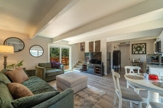 19220 Pleasantview Dr in Groveland, CA - Building Photo - Building Photo