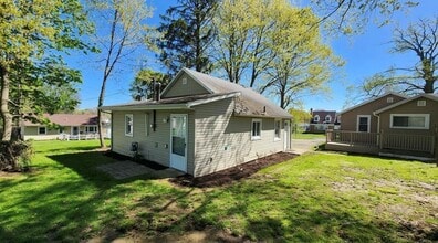 830 Woodville Rd in Mansfield, OH - Building Photo - Building Photo