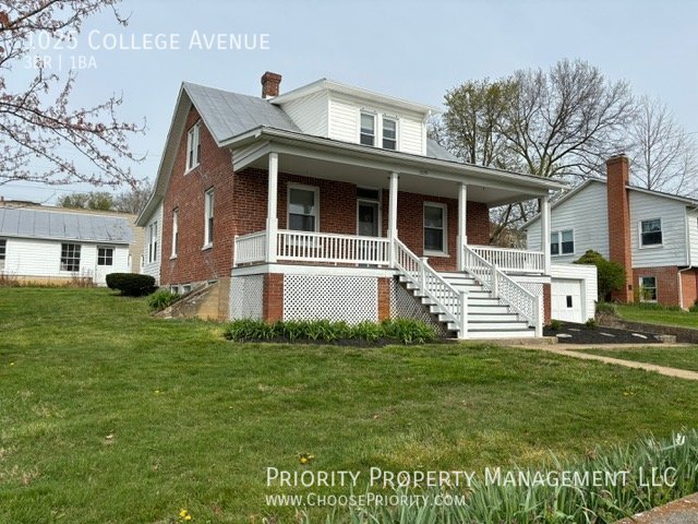 1025 College Ave in Harrisonburg, VA - Building Photo