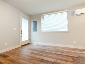 2715 NE Flanders St in Portland, OR - Building Photo - Building Photo