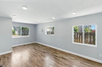 5821 E 17th St in Oakland, CA - Building Photo - Building Photo